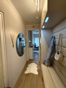 MEBLE KRYSPOL Inova 1 Möbelset Garderobe, 236,7x200x47cm - Kaschmir, Manila 18, Schwarz Kunden-Foto 2