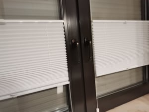 Sonello Plissee Klemmfix ohne Bohren 60cm x 100cm Weiß Faltrollo Plisseerollo Jalousie für Tür & Fenster Blickdicht Sichtschutz Sonnenschutz Fertifplissee Rollo Kunden-Foto 1