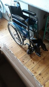 Fauteuil roulant Pliable Grandes roues Orthopédique Léger Modèle : Júcar Clinicalfy Photo du client 1