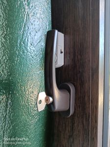 8 x Alu Fenstergriff in Braun RAL 8019 abschließbar - Stiftlänge 35mm Kunden-Foto 1