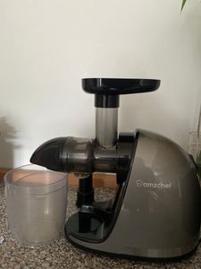 AMZCHEF Entsafter für Gemüse und Obst, Slow Juicer,  Saftpresse Elektrisch, BPA Frei, Leicht zu Reinigen, Schwarz Kunden-Foto 3