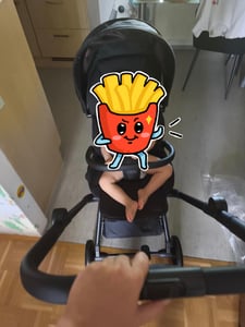 MoMi Adelle, Zonnescherm, Lichtgewicht kinderwagen, Geschikt voor jongens en meisjes, Opklapbaar, Zwart, Rood Klantenfoto 1