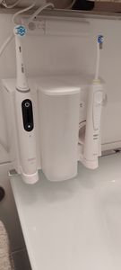 Oral-B iO6 & OxyJet, Erwachsener, Rotierende-vibrierende Zahnbürste, Tägliche Pflege, Zahnfleischpflege, Intensiv, Sensibel, Super sensitive, Weiß, 2 min, Akku Kunden-Foto 1