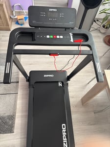 Zipro Laufband Elektrisch Colt – Klappbares Fitnessgerät für Zuhause Bis 12 km/h & 3-Stufen Steigung Leiser Motor mit Dämpfungssystem & Pulsmessung Kunden-Foto 4
