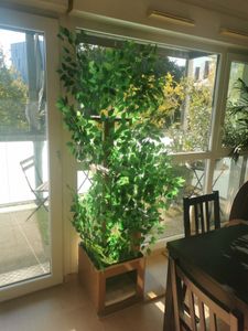 Flieks Baumförmiger Kratzbaum Kletterbaum mit 4 Plattformen und Katzenbett, Katzenkratzbaum mit abnehmbaren Kunststoffblättern, 60x45x190cm Kunden-Foto 1