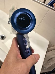 Philips 8000 series Hair Dryer BHD839/10 Sèche-cheveux avec ThermoShield Advanced, courant continu, 45 °C, 95 °C, bleu, 2 m, 1400 W Photo du client 1