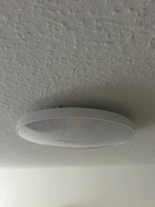 Deckenlampe, die Montage ist nicht leicht. 