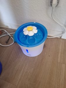 Fontaine à fleurs Catit pour chats, 3L, avec veilleuse DEL Photo du client 1