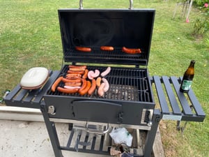 TAINO HERO XXL Smoker Holzkohle-Grill BBQ Grillwagen Standgrill Kunden-Foto 2