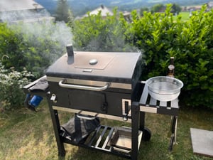 TAINO HERO XXL Smoker Holzkohle-Grill BBQ Grillwagen Standgrill Kunden-Foto 1