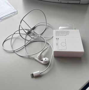 Kabelkopfhörer Lightning / Typ C / 3,5 Klinke Aux In-Ear mit Mikrofon & Lautstärketasten – Klinke / 3.5 Aux Kunden-Foto 14