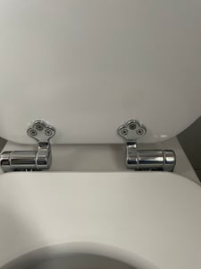 SCHÜTTE Holzkern WC-Sitz WHITE, mit Absenkautomatik Kunden-Foto 2