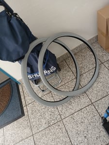 šedá 24x1 3/8 37-540 Pneumatika pro invalidní vozíky Fotografie od zákazníka č. 1
