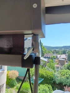 UISEBRT 160×250cm antracitová vertikálna markíza vonkajšia roleta na terasu a balkón, vertikálna markíza s ručnou kľukou, odolná voči UV žiareniu, ochrana okien pred slnkom Fotografia od zákazníka č. 1