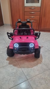Detské autíčko FCH 12 V JEEP s MP3, hudbou, klaksónom a svetlometmi, diaľkové ovládanie na frekvencii 2,4 GHz, max. rýchlosť 2,8 km/h, diaľkové ovládanie Fotografia od zákazníka č. 1