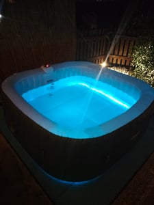AREBOS Spa Whirlpool pro 6 osob | 185x185 cm, 130 trysek, LED a perličková masáž Fotografie od zákazníka č. 2