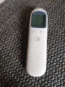 Infrarot Thermometer Digital Fieberthermometer Körperthermometer Berührungslose Kontaktlos Baby und Erwachsene Säuglinge Helligkeit Stirn LED Retoo Kunden-Foto 6