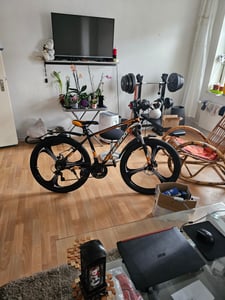 HILAND Herren Damen Mountainbike 26 Zoll, 18-Gang, Aluminium-Rahmen, Scheibenbremsen, Drei-Speichen-Laufräder, Studenten-Pendlerfahrrad, Schwarz Kunden-Foto 3