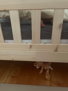 Crazy Pine Kinderbett 80x160 cm – Massives Montessori Bodenbett aus Holz mit Rausfallschutz – Crazy Basic Kunden-Foto 2