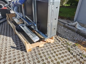 Gartenanhänger 230 Kipp Mit Stützrad, H-1100 Rahmen Und Blauer Abdeckung Kunden-Foto 6