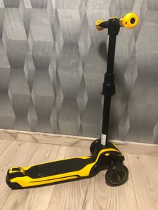 Yoleo Kinderscooter, kinder roller mit LED Leuchtenden Räder, Dreiradscooter 4 Höhenverstellbare für Jungen & Mädchen im Alter von 3-12 Jahren, bis 50kg blasbar, Gelb Kunden-Foto 3