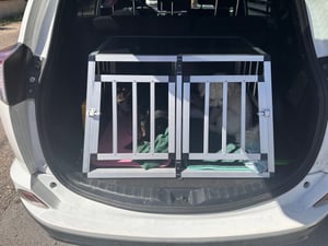 COSTWAY Hondenvervoerbox, aluminium hondenbox met afsluitbare deur, uitneembare scheiding, transportbox, hondenkooi trapeziumvormig, 89x69x50,5 cm Klantenfoto 1