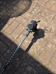 Akku-Rasentrimmer 21V mit 2 Batterien, Freischneider, Motorsense, mit Akku und Ladegerät, Teleskop-Stiel & Zusatzhandgriff, Faltbares Modell, Rot Kunden-Foto 11