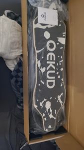 Qekud V2pro: E-longboard – Velocità massima: 60 km/h, Autonomia: 50 km, Potenza: 3500W x 2, Pendenza massima: 30°. Prestazioni estreme per gli appassionati di velocità e per chi ama le avventure fuoristrada Foto del cliente 1