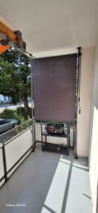 Jayseuw Senkrechtmarkise Außenrollo 200 x 270 cm Balkonrollo mit Handkurbel Sichtschutz Vertikalmarkise ohne Bohren Sonnenschutz Windschutz Anthrazit Kunden-Foto 2