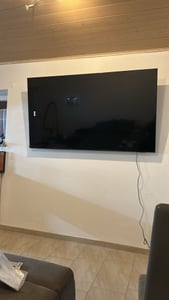 Maclean TV MC-412 Wandhalterung 32"-70" VESA 400x400 45kg neigbar Universal verstellbare Wasserwaage Montagezubehör Kunden-Foto 4
