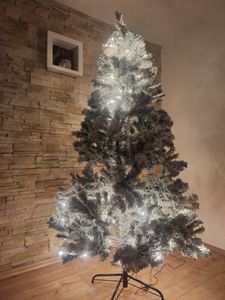 COSTWAY 225cm albero di Natale artificiale con neve incl. 1010 aghi in PVC, 450 luci LED bianco caldo e supporto in metallo, abete, albero di Natale, bianco Foto del cliente 22