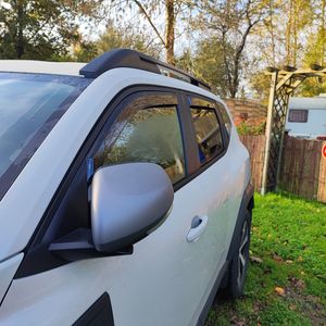 J&J Automotive | SCOUTT Okenné deflektory pre Dacia Duster I 2010-2017 4ks Fotografia od zákazníka č. 1