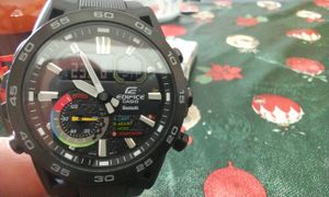 CASIO EDIFICE, modello RACING MULTI COLOR, serie speciale. ***PREZZO SCONTATO*** Foto del cliente 1