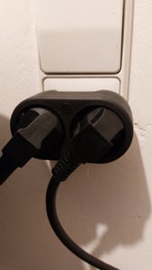 Doppelstecker Steckdosenleiste Mehrfachsteckdose Doppelsteckdose Schuko Schwarz Horizontal Kunden-Foto 1