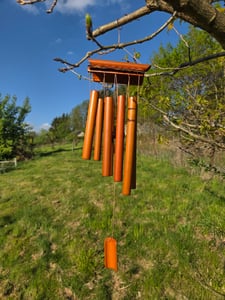 Relaxdays Carillon eolico in bambù, carillon dal design a barca a vela, decorazione da appendere per interni ed esterni, DxLxA: 72x20x6 cm, carillon eolico, marrone Foto del cliente 1