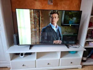 Samsung UE55U8072FUXXH, 139,7 cm (55"), 3840 x 2160 Pixel, LED, Smart-TV, WLAN, Schwarz Kunden-Foto 4