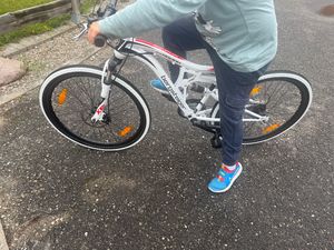 Bergsteiger Kodiak 29 Zoll Mountainbike, geeignet ab 170 cm, Scheibenbremse, Shimano 21 Gang-Schaltung, Vollfederung, Jungen-Fahrrad & Herren-Fahrrad Kunden-Foto 24