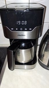 MEDION Kaffeemaschine mit Thermoskanne und Timer (Filtermaschine, 8 Tassen, 1,2 Liter, 900 Watt, 3 Stufen, Warmhaltefunktion, Timer Zeitschaltuhr, Antitropf, Display, MD18458) edelstahl Kunden-Foto 8