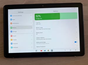Tablette 2-en-1 sous Android 15, écran IPS 10 pouces, 30 Go de RAM, 128 Go de stockage, batterie de 6200 mAh, avec clavier, stylet, souris, étui et écouteurs Photo du client 2