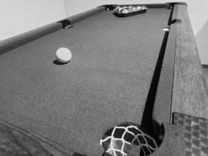 Table de billard ALIGHTUP Pool Billiard avec 2 queues, jeu de billes, triangle, table de billard, dimensions 122 x 61 x 76 cm Photo du client 1