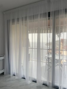 Firana woalowa biała 300x260 cm z wielofunkcyjną taśmą marszczącą - Elegancka, Łatwa w pielęgnacji, Półprzezroczysta, Gotowa do zawieszenia Zdjęcie produktu od klienta nr 1