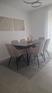 NEW HOME Krzesło PASSO tapicerowane krzesło do jadalni krzesło do salonu z pionowymi przeszyciami - ciemnobeżowe - nowoczesne welurowe meble Zdjęcie produktu od klienta nr 1