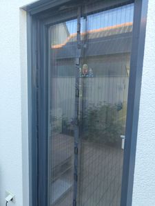 Magnetisches Fenster-Moskitonetz 130x150 cm Dunkelgrau Kunden-Foto 3