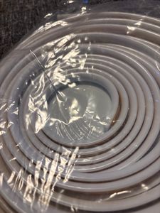 HEXIMO Flexible Zierleiste selbstklebend anthrazit - PVC Dichtung für Küchen Herd Arbeitsplatten Waschbecken Badewanne Dusche Abschlussleiste Modell: SFL-1-anthrazit 12x6 mm (1 Rolle / 10 Meter) Kunden-Foto 1