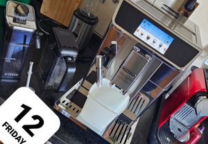 Delonghi ECAM 656.85.MS Vollautomatische Espressomaschine, Edelstahlgehäuse, Touchscreen, Zeitschaltuhr, Integriertes Mahlwerk, Milchaufschäumer, Wasserfilter Kunden-Foto 2
