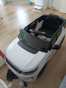 Detské elektrické autíčko AIYAPLAY 12 V s diaľkovým ovládaním 2,4 GHz, hudbou a dojazdom 3–5 km Fotografia od zákazníka č. 1
