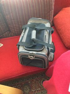 SucceBuy Katzentransportbox mit Rädern, von Fluggesellschaften zugelassene rollende Haustiertransportbox, Teleskopgriff und Schultergurt für Haustiere bis zu 10 kg, Grau Kunden-Foto 1