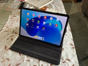 POCO Pad, Xiaomi Redmi Pad Pro cover: imoshion 360° flip cover ruotabile Foto del cliente 2