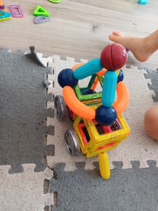 Malplay Magnetische Bausteine mit Cars 62 Stk. Autos 10 Teile Magnetic Building ab 3 Jahren Geschenk Kunden-Foto 2