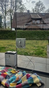 ECOVACS WINBOT W2S OMNI Fensterputzroboter mit Multifunktionsstation mit 1L Original Fensterreinigungsflüssigkeit Kunden-Foto 3